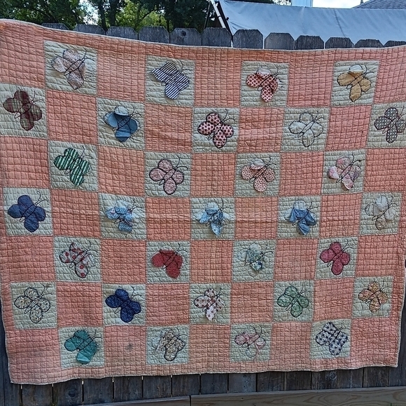 Vintage Butterfly Hand Quilted Quilt - Picture 12 of 16